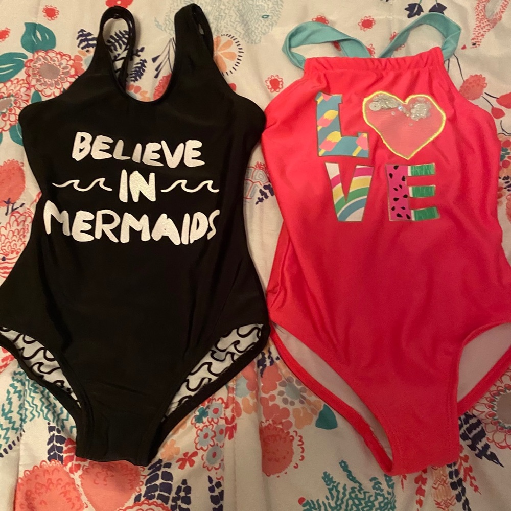 Cute swimsuits!